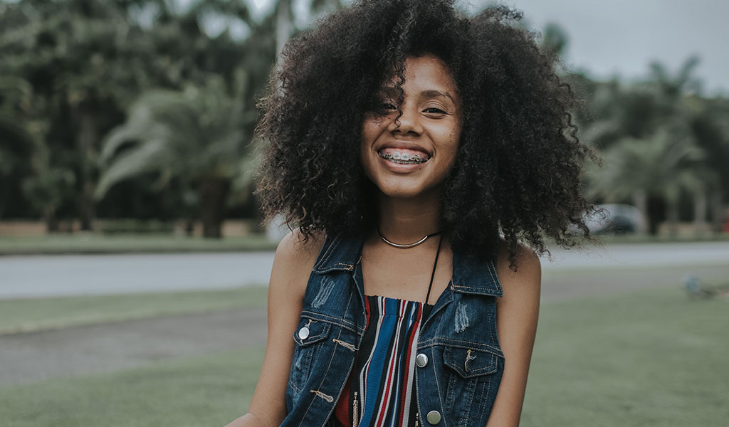 ¿Cómo cepillarse los dientes con brackets?